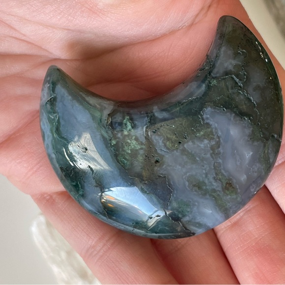 Moss Agate Moon Crystal - Picture 11 of 11